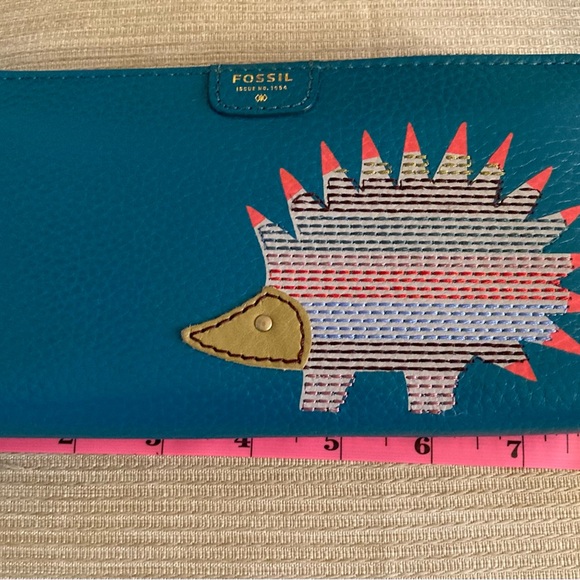 Fossil Blue Wallet with Hedgehog Design - Picture 4 of 5